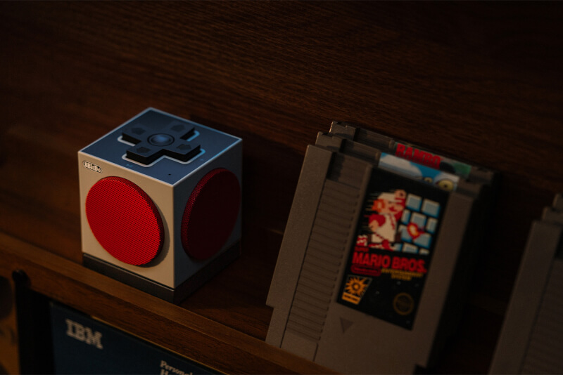 Retro Cube 2 Lifestyle (4).jpg